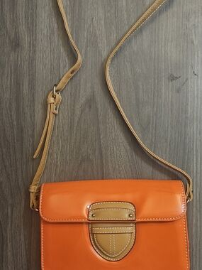 💫Sale💫 Orange Patent Leather Crossbody Wallet with Tan Accent